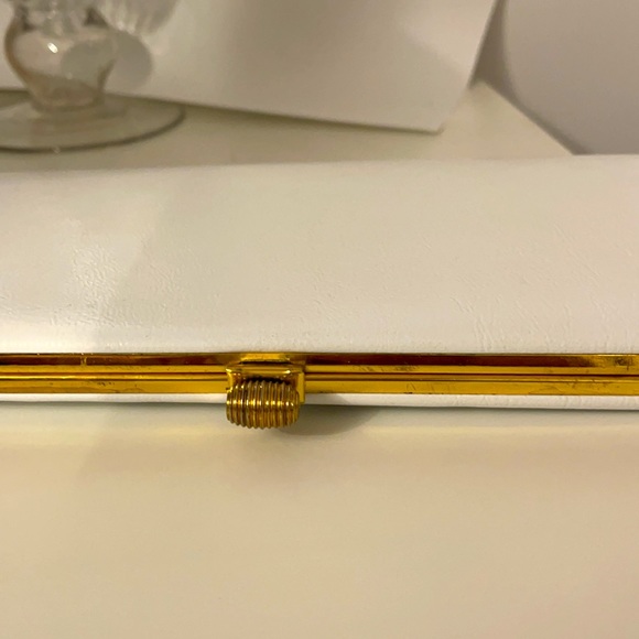 White Clutch - Picture 9 of 9